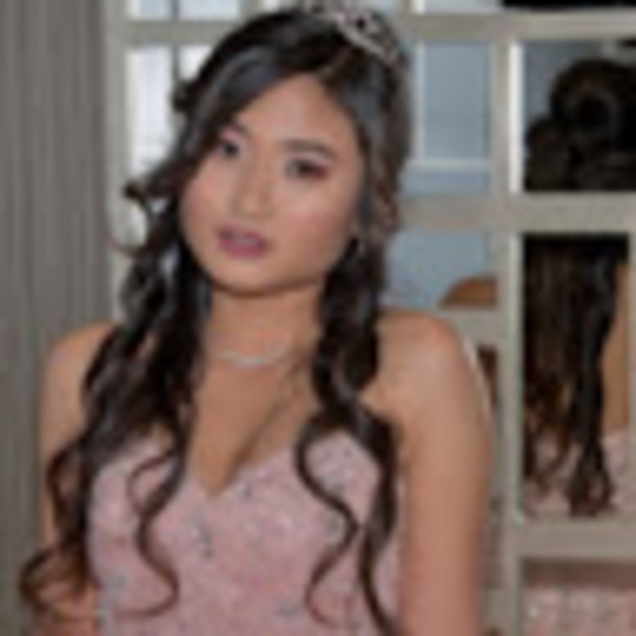 Meet your Posher, Nicca - Picture 1 of 1